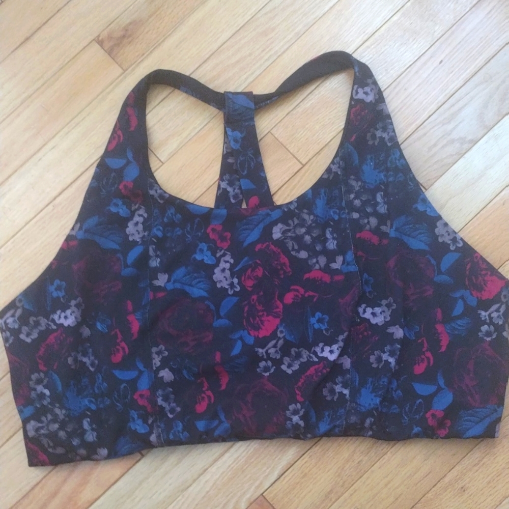 💫5/$25 Black floral V strap back stretchy sports bra - Picture 1 of 3